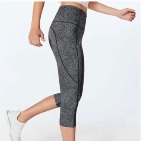 Lululemon Fast & Free Crop Leggings - Picture 1 of 4